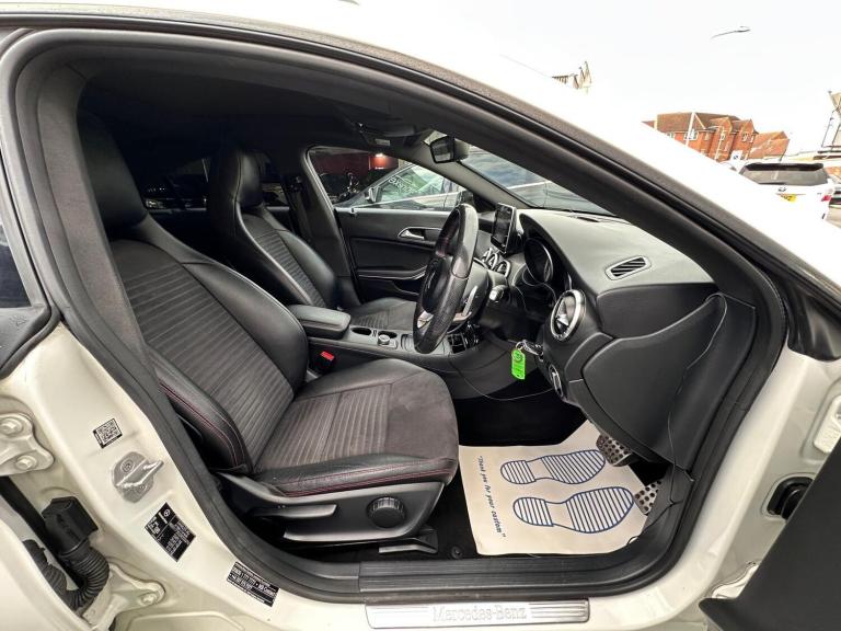 2015 Mercedes-Benz CLA 2.1 CLA220 CDI AMG Sport Coupe 7G-DCT Euro 6 (s/s) 4dr SALOON Diesel Autom...