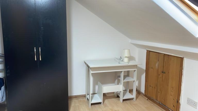 Loft room £100 per week 