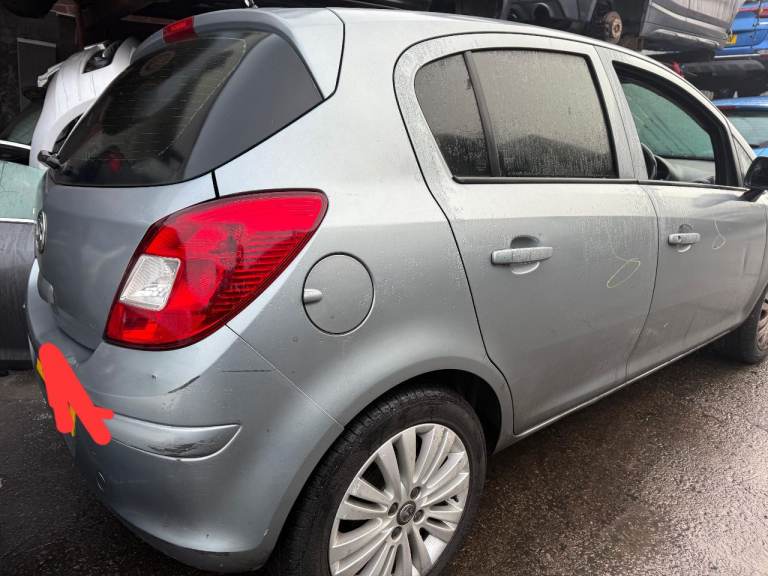 Breaking spare parts vauxhall corsa d  face lift silver grey 