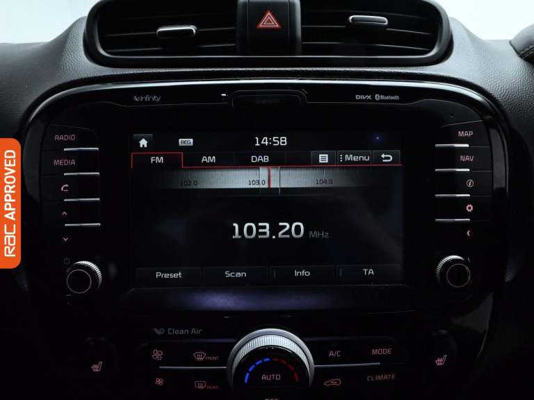 2015 Kia Soul 1.6 CRDi Maxx SUV 5dr Diesel Manual Euro 5 (126 bhp) Hatchback DIESEL Manual