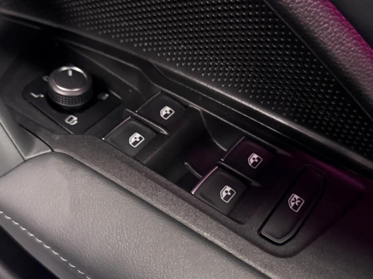 2025 Volkswagen Tiguan 1.5 TSI eHybrid 19.7kWh R-Line SUV 5dr Petrol Plug-in Hybrid DSG Euro 6 (s...