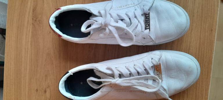 Tommy Hilfiger size 4