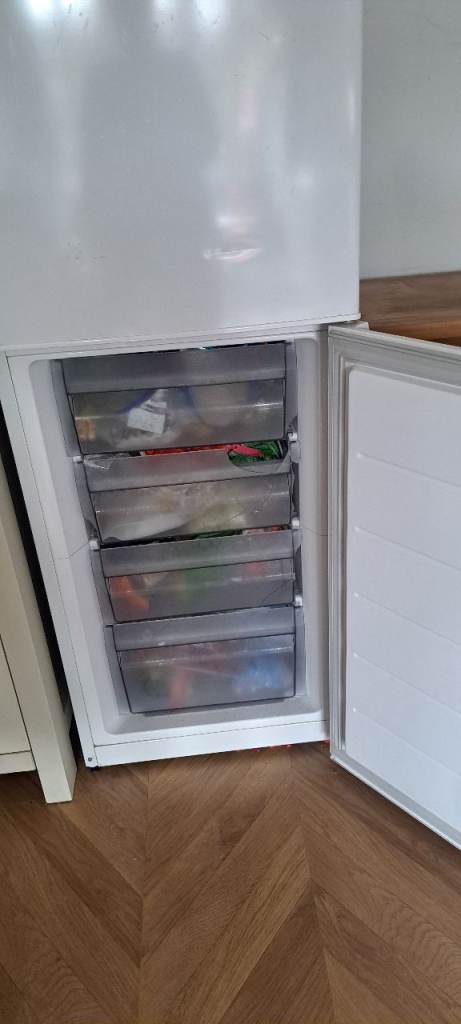 FREE  50/50 fridge freezer Daewoo