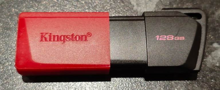 Kingston DataTraveler Exodia M USB 3.2 Gen 1 DTXM/128GB - with Moving Cap (Black + Red) flash drive