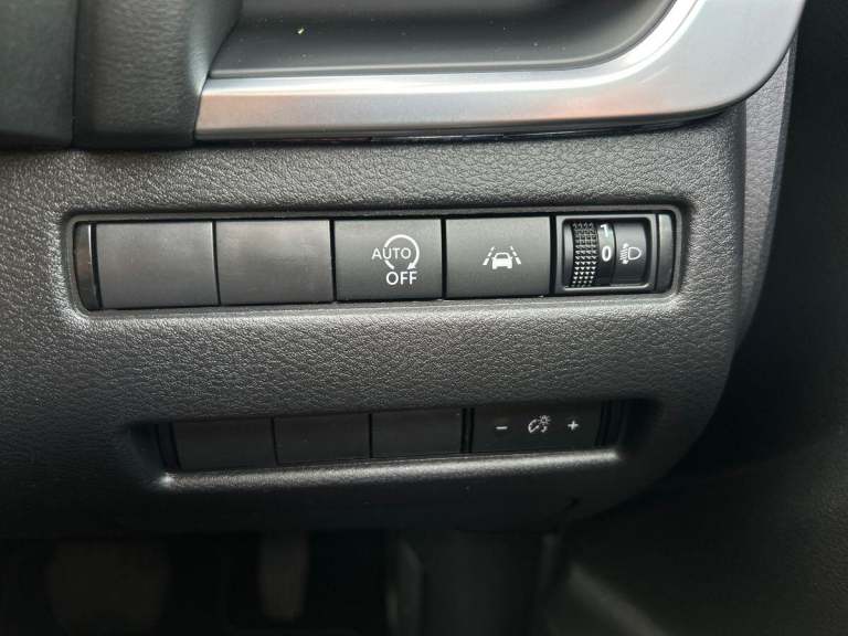 2021 Nissan Qashqai 1.3 DIG-T MHEV Acenta Premium XTRON Euro 6 (s/s) 5dr SUV PETROL Automatic