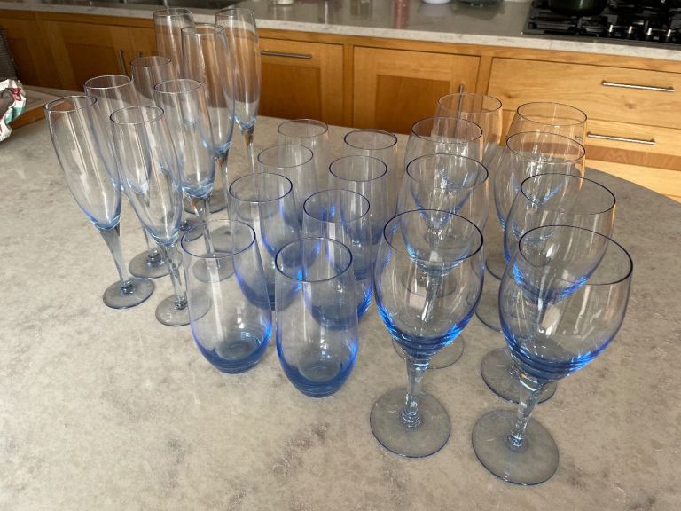 Set of 24 light blue glassware 