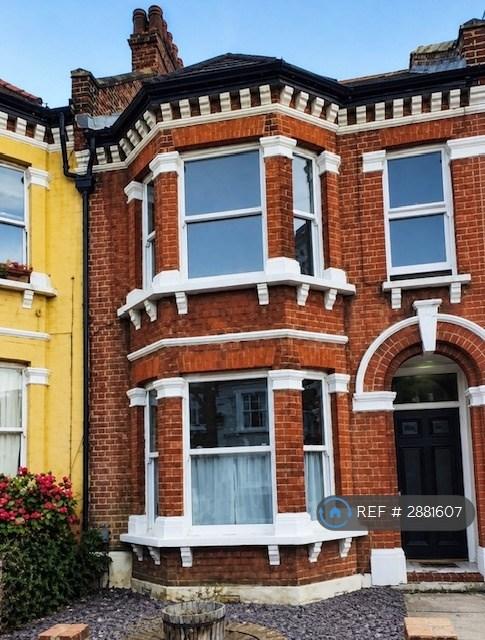 1 bedroom flat in Pathfield Road, London, SW16 (1 bed) (#2881607)