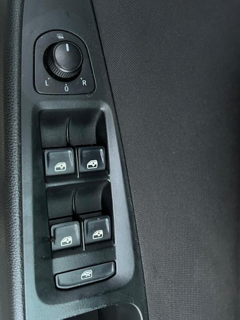 2016 SEAT Leon 1.6 TDI 110 SE Dynamic Technology 5dr DSG HATCHBACK Diesel Automatic