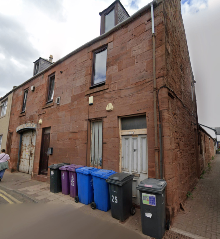 *HMO* Room available for rent £130 per week. *Services INCLUDED*