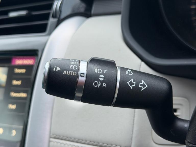 2017 Land Rover Discovery 3.0 TDV6 HSE Automatic 4WD Euro 6 5dr SUV Diesel Automatic