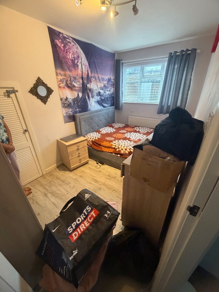 Big room for rent preferably for female