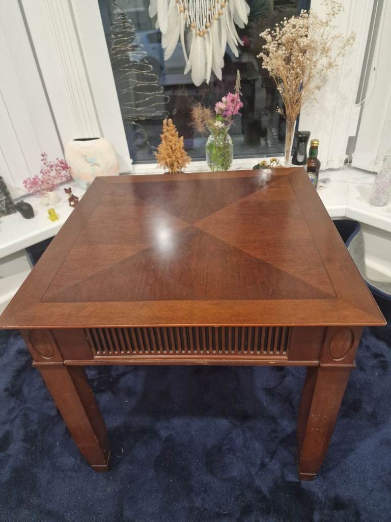 Lovely Wooden Coffee Table – Good Condition
