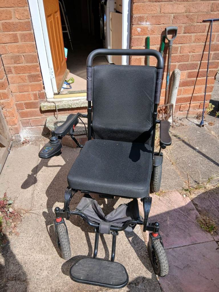 Autofold electric wheelchair 