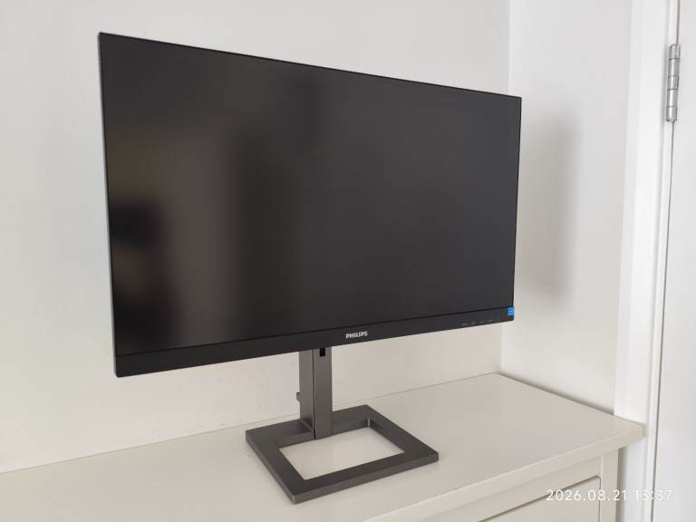 Philips 24" Monitor – Height Adjustable Stand – NEW