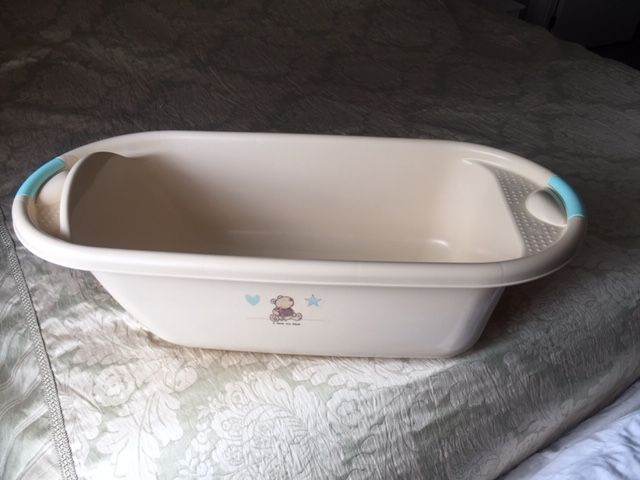 🛁 Baby Bath Tub – Safe, Comfy & Easy to Use! 👶