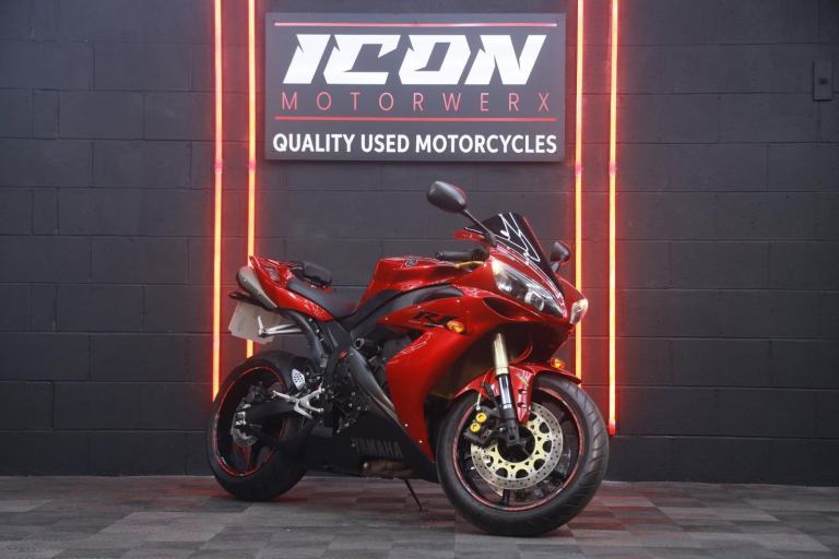 2004Yamaha R1 YZF R1 low miles lava Red