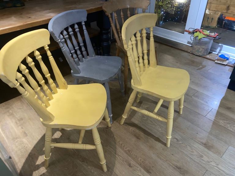 image for X 4 SOLID OAK COUNTRY/VICTORIAN STYLE DINING CHAIRS ,UP-CYCLE OR USE AS IS ,FREE LOCAL DELIVERY