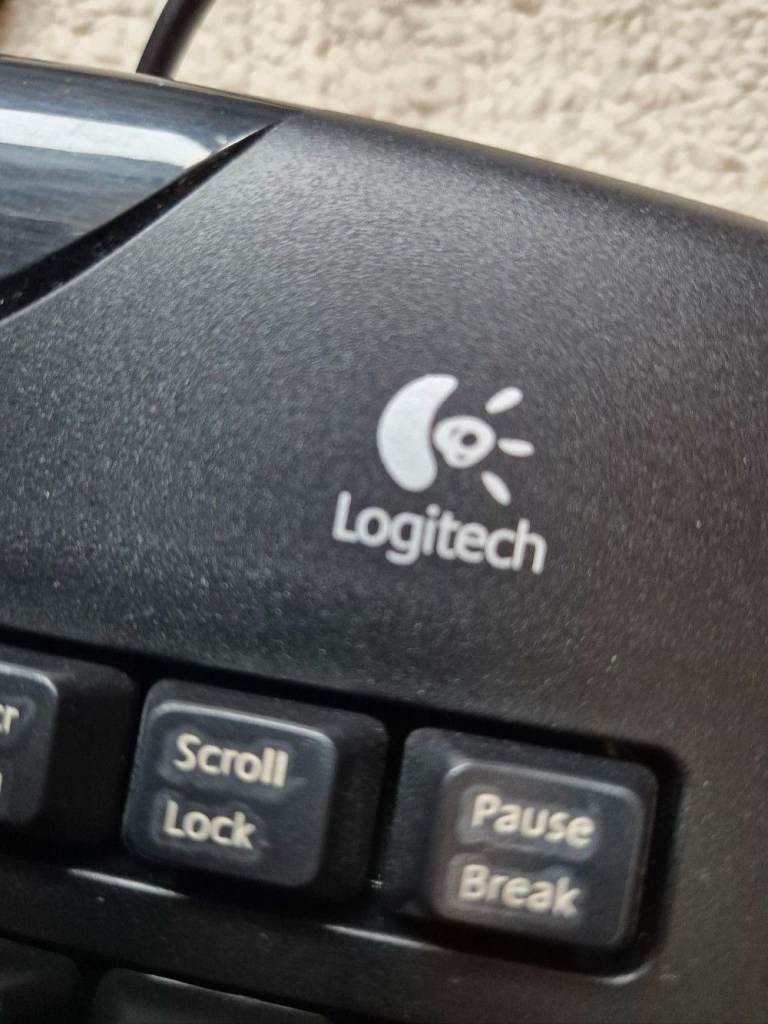 Logitech mouse and keyboard PS/2 - Retro computer gaming PC laptop ...