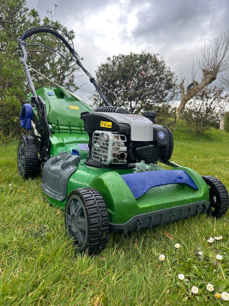 Petrol lawnmower 21”cut self propelled Briggs engine mower VGC serviced sharpened mower