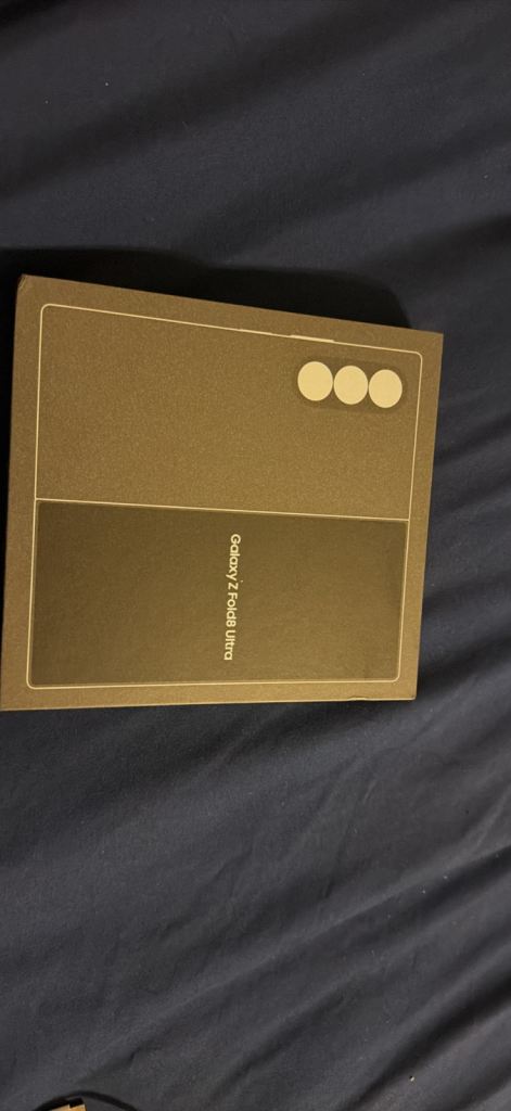 Samsung Galaxy Z Fold 8 Ultra 256 GB – Brand New Condition