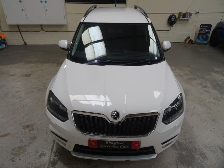 2015 Skoda Yeti 1.2 TSI 110 SE 5dr **ULTRA LOW MILEAGE*ONLY 9000 MILES FROM NEW** HATCHBACK Petro...