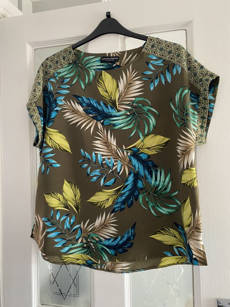 Dorothy Perkins Ladies Top 18