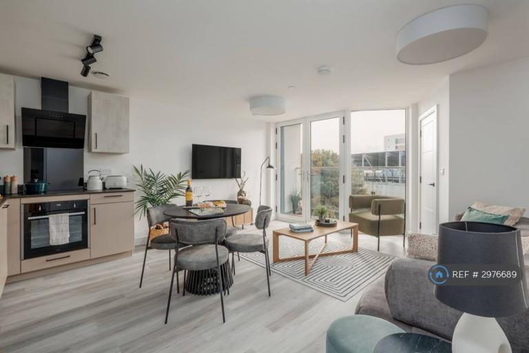 2 bedroom flat in The Sloop, Poole, BH14 (2 bed) (#2976689)