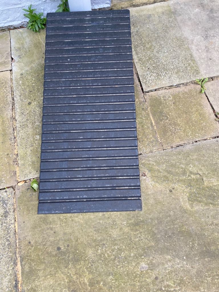 Pedestrian ramp