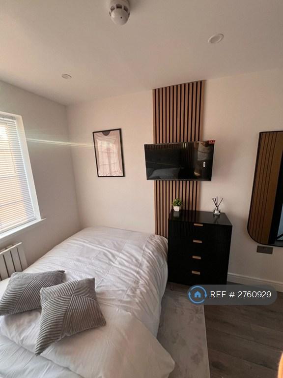 1 bedroom in Paddock Close, Luton, LU4 (#2760929)