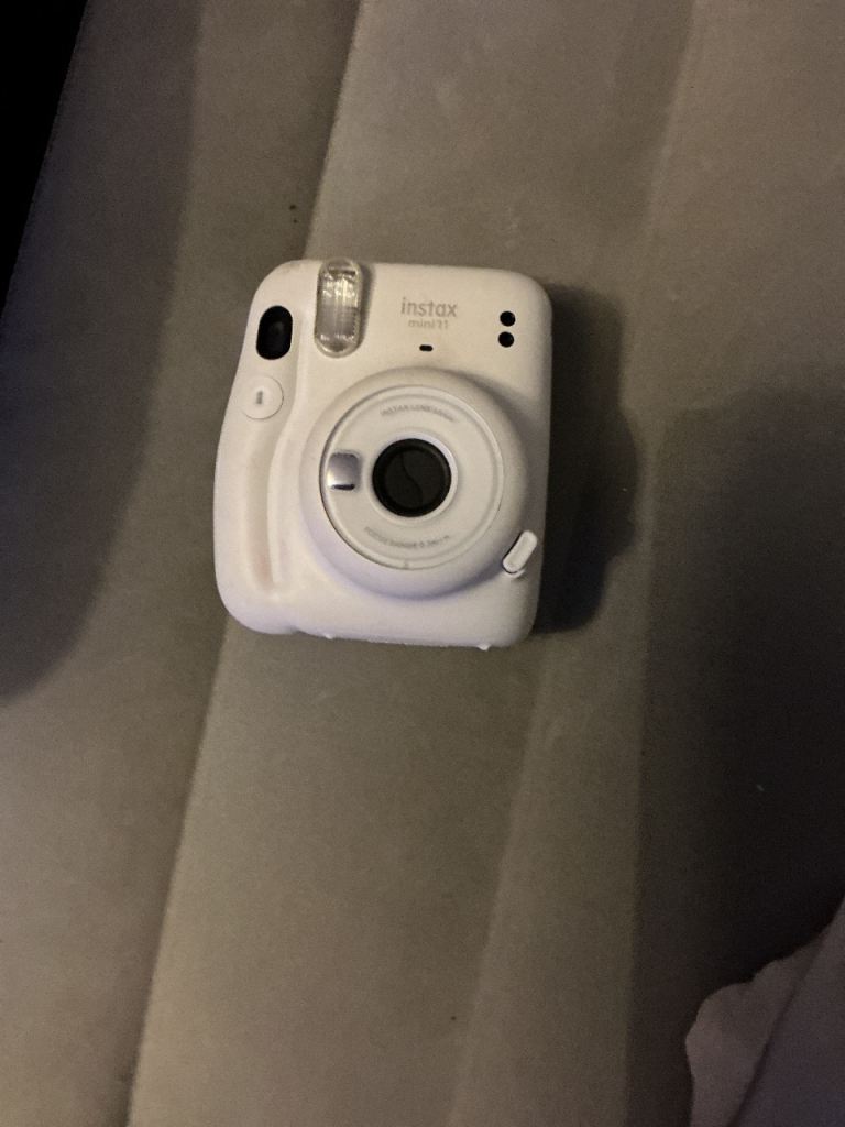 Instax Mini 11 Instant Camera - White, As Good As New