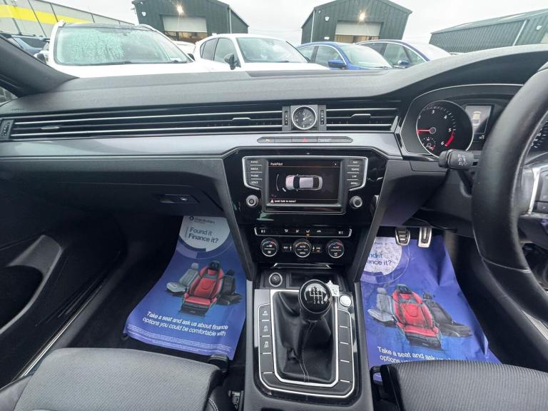 2015 Volkswagen Passat 2.0 TDI SCR 190 R-Line 4dr SALOON DIESEL Manual