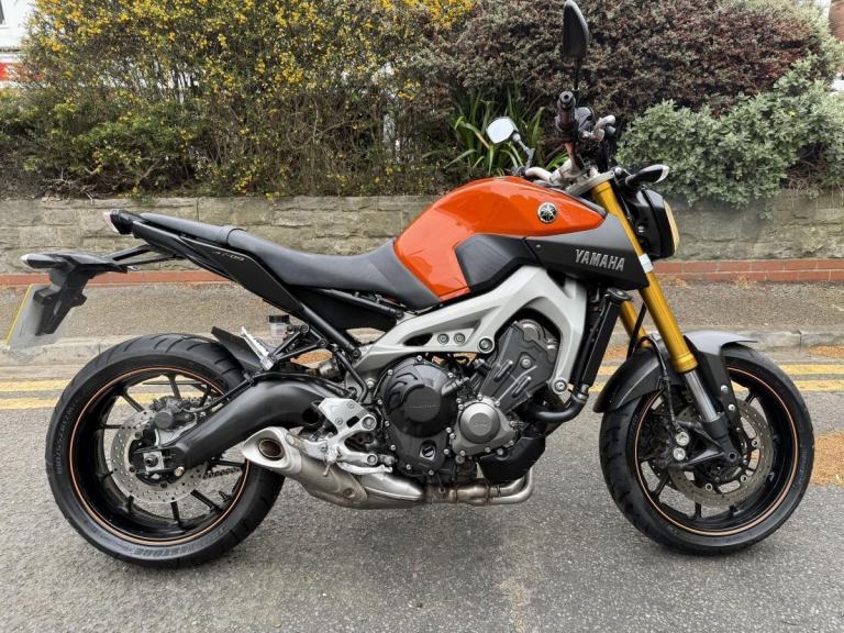 YAMAHA MT-09 2015