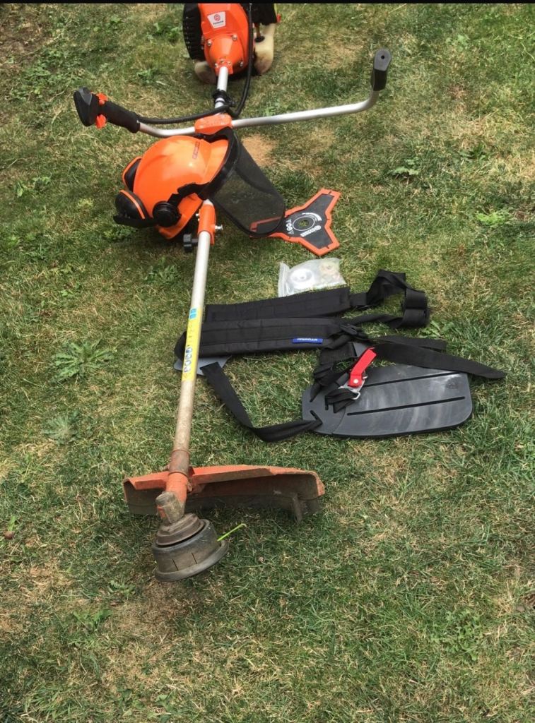 Parker petrol strimmer with extras – Good Condition