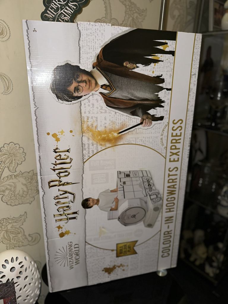 Brand new Harry Potter Hogwarts colour in express 