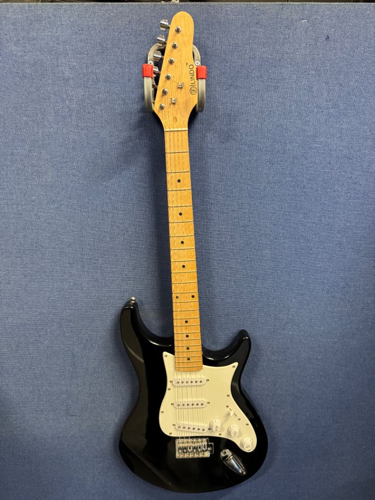Lindo strat/tele Style rock electric guitar Black 4/4 6 string right hand