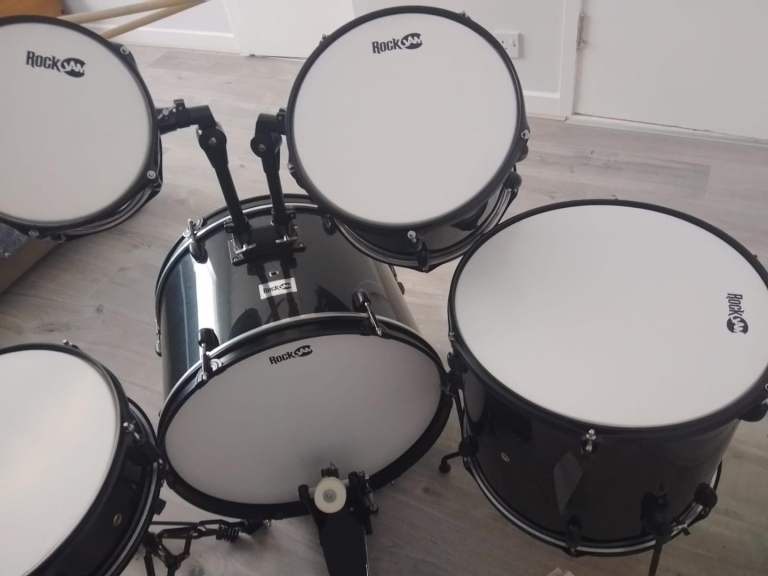 DRUM KIT (USED TWICE) 200£ ono