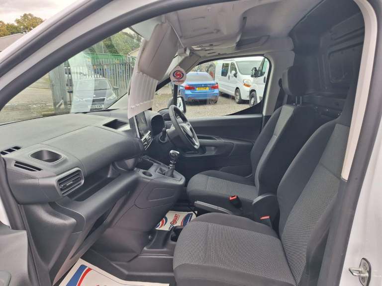 VAUXHALL COMBO 1.5 Turbo D 2300 Prime LWB L2 White Manual Diesel 2023