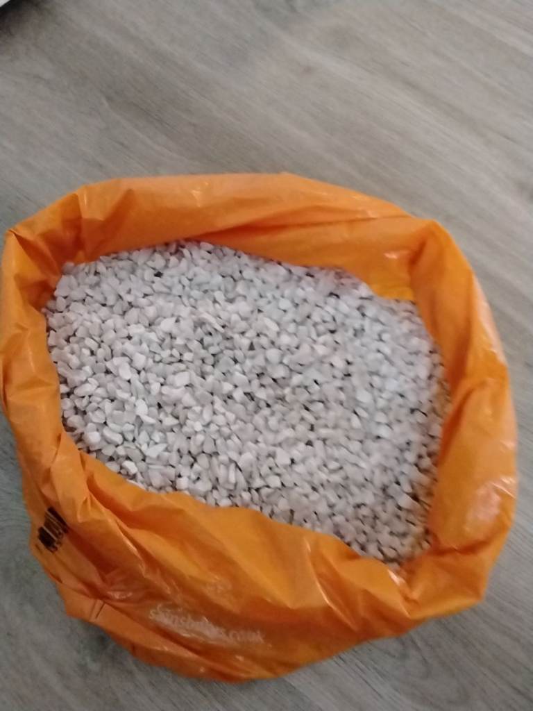 image for Gravel white eyones decorations fishtank and aquarium 