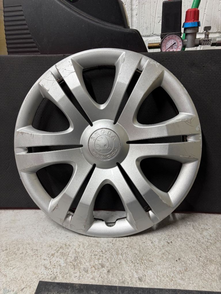 Skoda 15” Wheel Trim Hub Cap 5J0.601.147 H