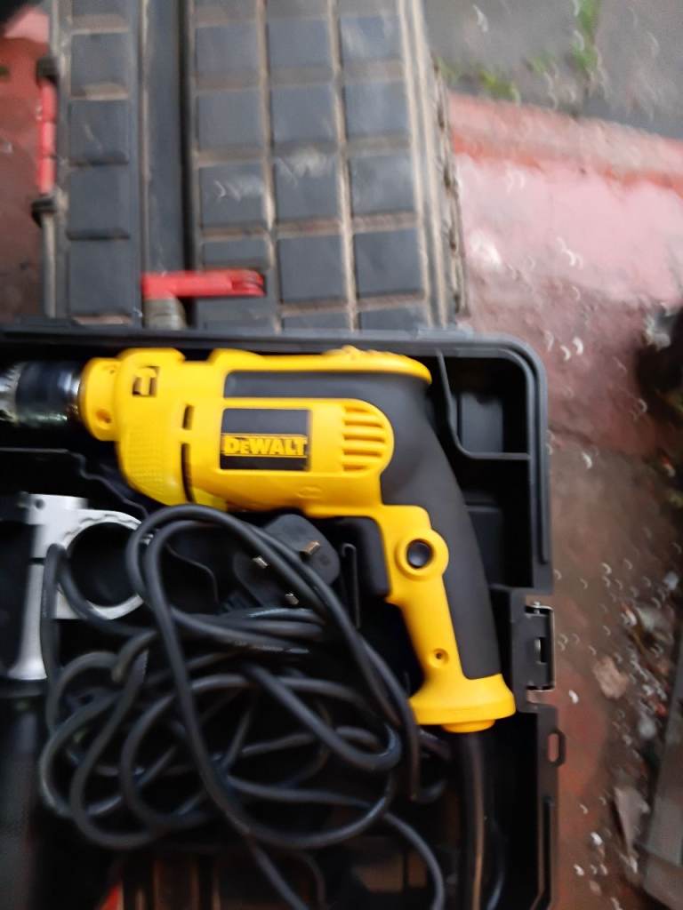 DEWALT 240V DWD024 DRILL 