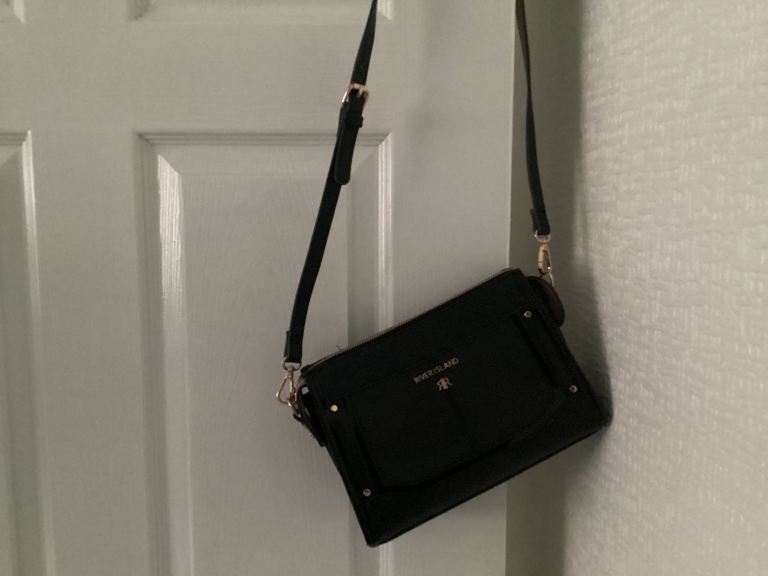 Cross over bag pick up only 