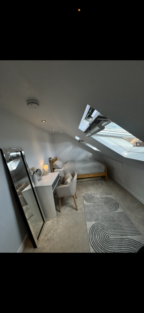 SPACIOUS SINGLE ROOM TO RENT NEAR SCIENCE PARK