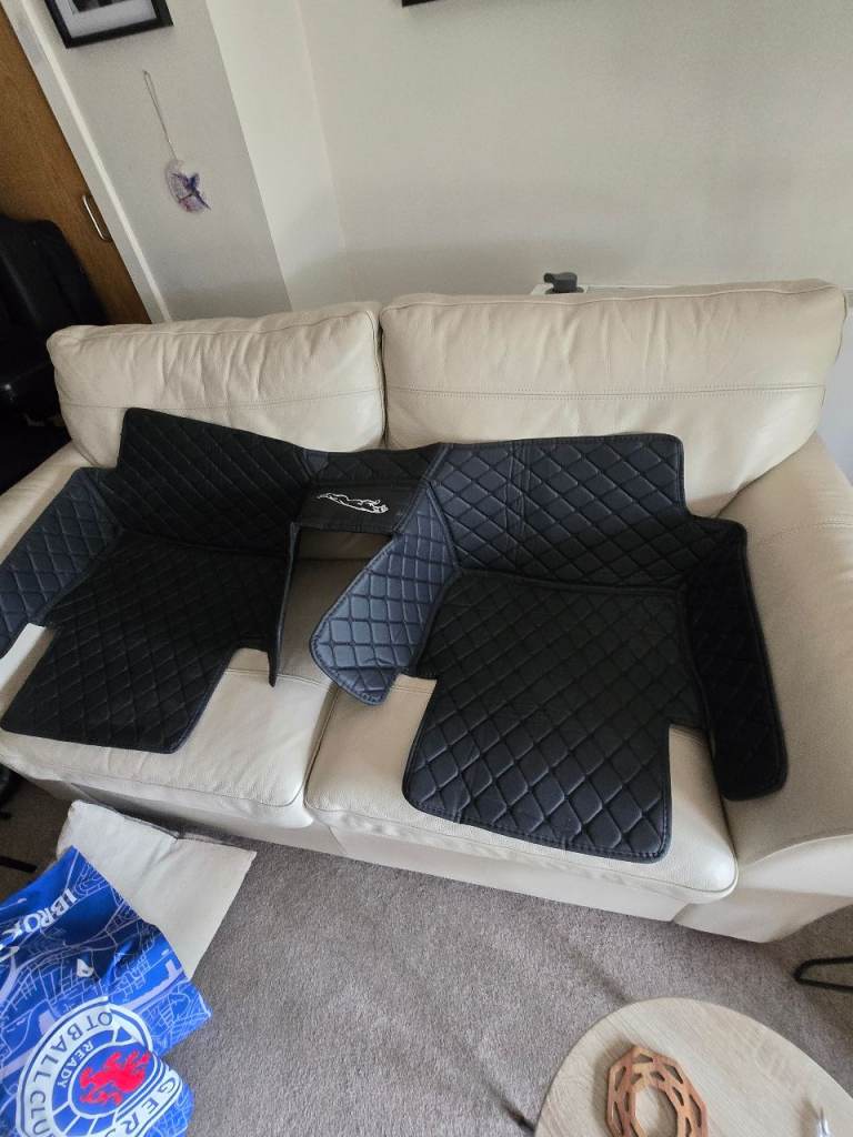 Fitted car mats for jaguar xe or xf