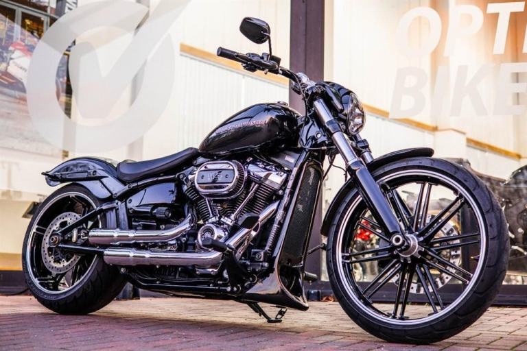 Harley-Davidson Breakout VANCE & HINES ! EXTRAS ! STUNNING