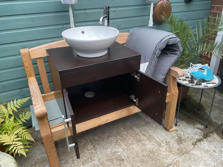 image for Vanity unit and sink