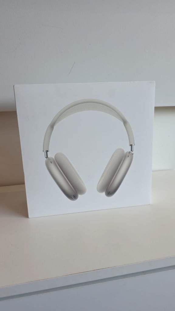 Apple AirPods Max 2 Starlight Headphones USB-C Brand New - Unopened