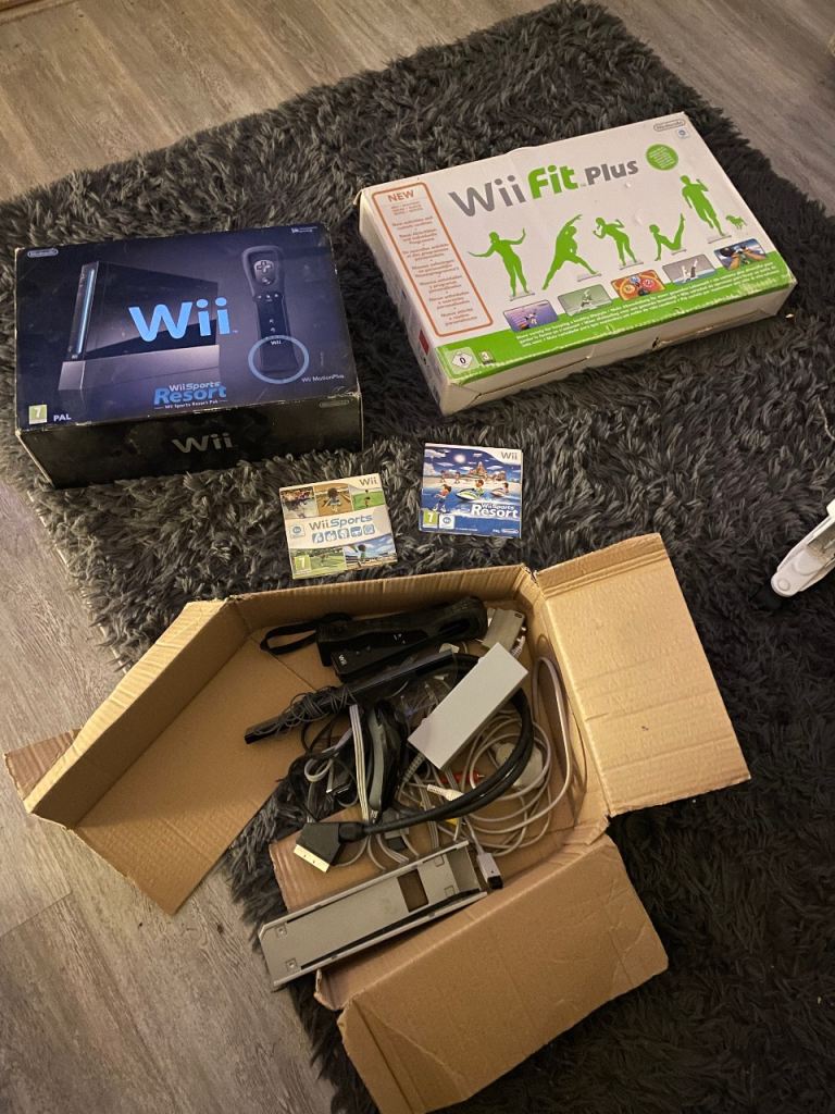 Wil Sports Resort Pack and Wii Fit Plus