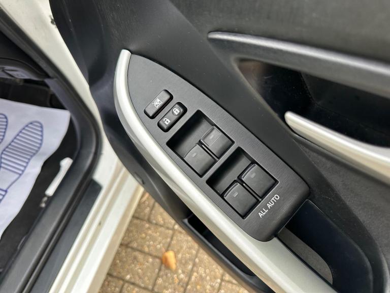 2012 Toyota Prius 1.8 VVT-h T Spirit CVT Euro 5 (s/s) 5dr HATCHBACK Petrol/Electric Hybrid Automatic