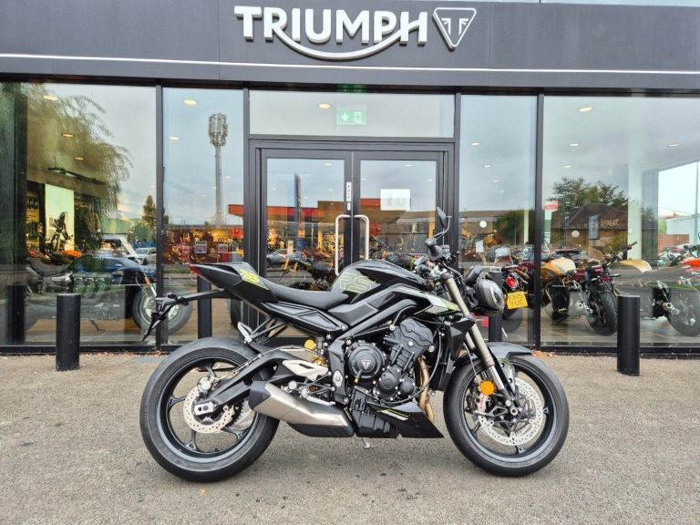 TRIUMPH STREET TRIPLE 765 RS