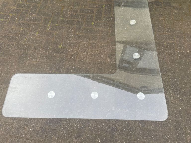 Glass bar top